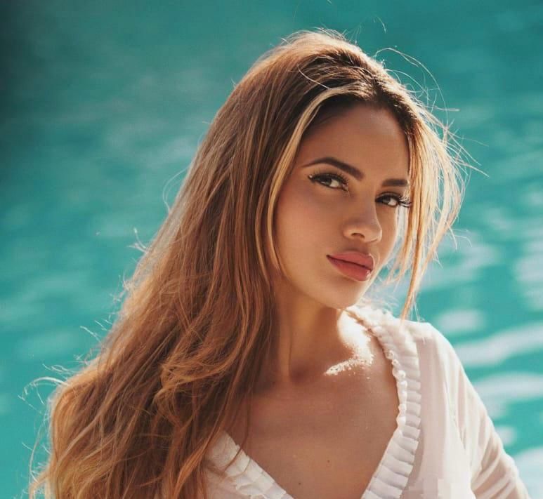 Escort - ALYA - Ibiza Tops